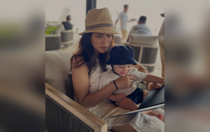 ފިލްމު 'ޗަކް ދޭ އިންޑިއާ'ގެ ބަތަލާ އާއިލާއާ އެކު ރާއްޖޭގައި