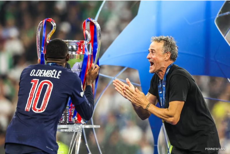 ފީފާގެ މޮޅު ކޯޗުންނަކީ ވެސް އެންރީކޭ އާއި ސަރީނާ، ގޯލްކީޕަރަކީ ޑޮންނަރޫމާ