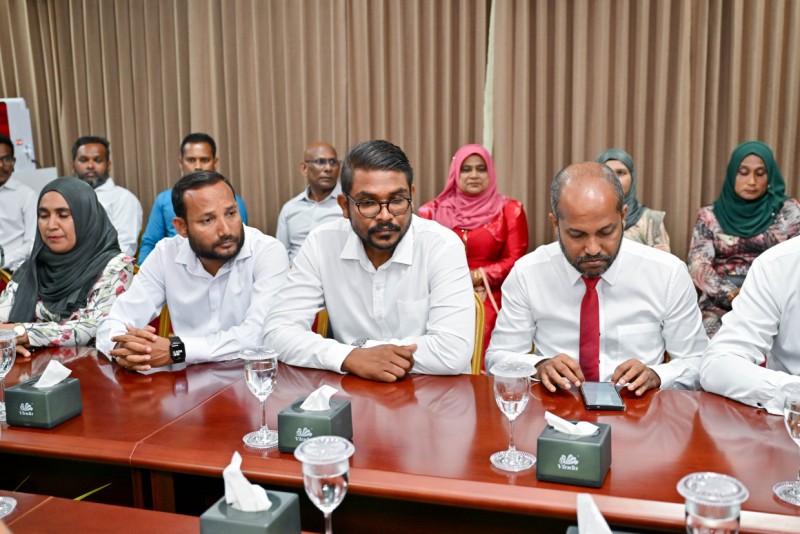 "އޭދަފުށީ ކައުންސިލަށް ދައުލަތުގެ އާމްދަނީގެ ގޮތުގައި ލިބުނު 6 ލައްކައެއްހައި ރުފިޔާ ޕަބްލިކް ބޭންކް އެކައުންޓަށް ޖަމާނުކުރޭ"