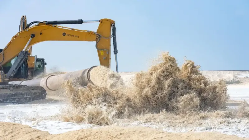 ފުށިދިއްގަރު ފަޅު ހިއްކަމުންދާއިރު ކައިރީގައިވާ ފަރުތަކަށް ދަނީ ބޮޑެތި ގެއްލުން ވަމުން: ރައީސް ނަޝީދު