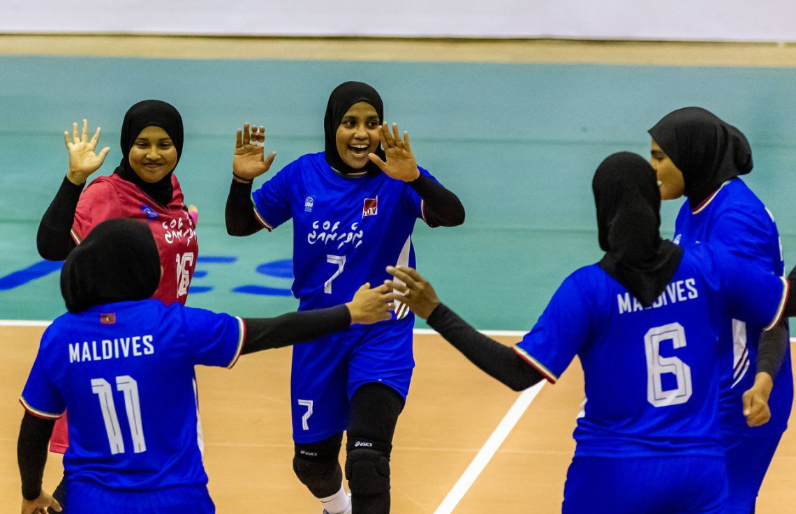 ދެވަނަ މެޗުވެސް ސީދާ ތިން ސެޓުން ރާއްޖޭން ކާމިޔާބުކޮށްފި، ދެން އޮތީ ރޭންކިންގެ ގަދަހިފުން!