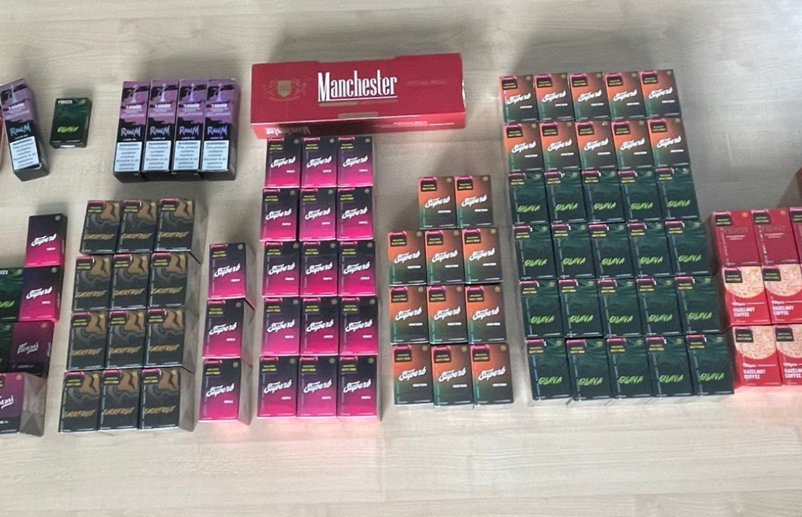 ދެ ގެއެއް ފާސްކޮށް ގިނަ އަދަދެއްގެ ވޭޕް އަތުލައިގެންފި