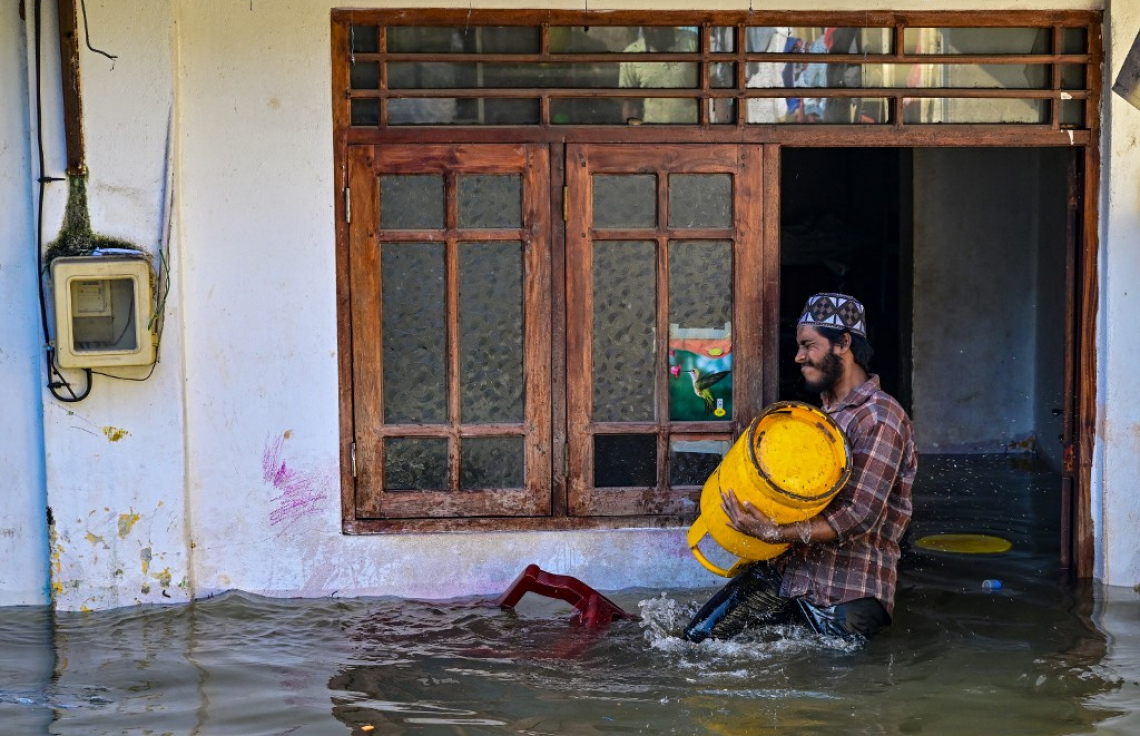 ތޫފާނުގެ ގެއްލުމަށް އިންޑިއާއިން ލަންކާއަށް 450 މިލިއަން ޑޮލަރުގެ އެހީ ދެނީ