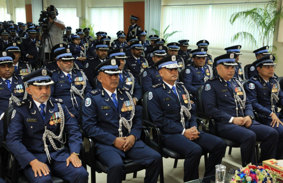 މަޤާމުތައް އަދާކުރާ ރިޓަޔާޑް ފުލުހުންނަށް ޢިނާޔަތް ދިނުން ހުއްޓާލައިފި