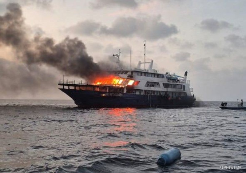 ސަފާރީގެ ބޮޑުބައި އަނދައިފި؛ އެއްވެސް މީހަކަށް ގެއްލުމެއް ނުލިބޭ