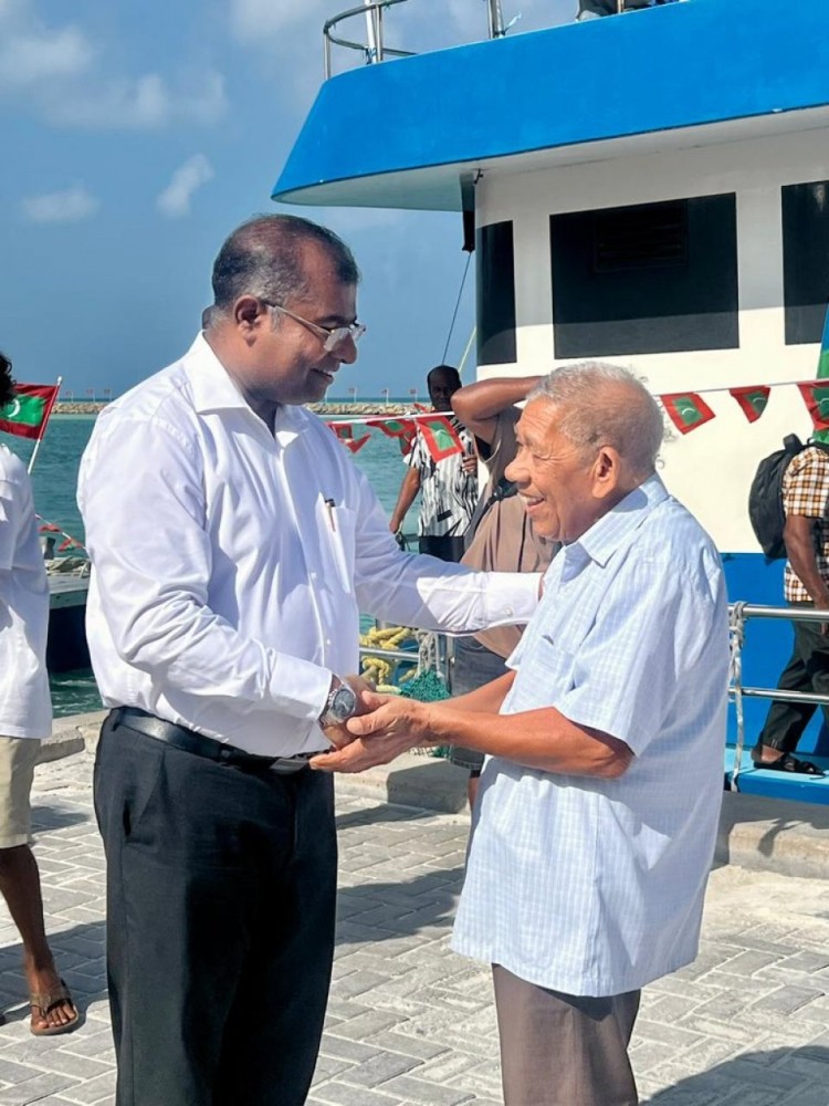 އެއްބައިވަންތަކަމުގެ ދުވަހަށް ތަރިކައިގެ ވަޒީރު ބ. ތުޅާދުއަށް