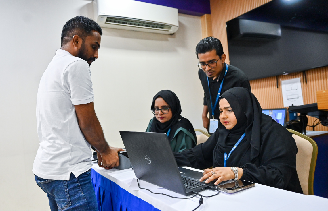 ގަވާއިދުގެ ތެރެއަށް ވަންނަ ބިދޭސީންނަށް ވަޒީފާ ހޯދައިދެނީ