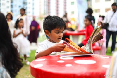 ފޭސް 2ގައި ފޮތް ކިޔުމަށް ހާއްސަކޮށް "ރީޑިންގ ނުކް"