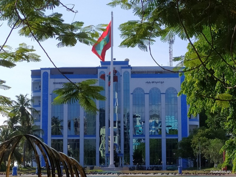 ފުލުހުން ހޯދަމުން ދިޔަ މީހަކު އަމިއްލައަށް ހާޒިރުވުމުން ހައްޔަރުކޮށްފި