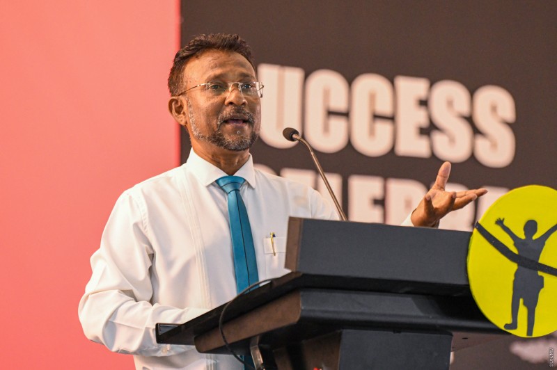 ދިވެހި ބަހުގެ އެކެޑަމީގެ ރައީސް އަޝްރަފް އިސްތިއުފާ ދެއްވައިފި