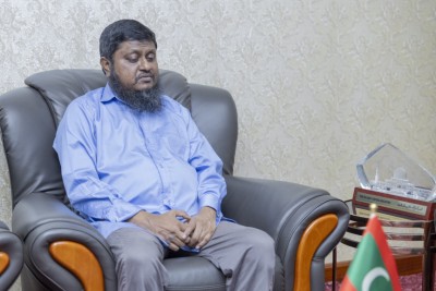 ލޮލުގެ ފެނުން ގެއްލި އާމްދަނީ ނުލިބި ހުރި ޚިދުމަތްތެރި ޝައިޚަށް، އިސްލާމިކް މިނިސްޓްރީން ވަޒީފާއެއް