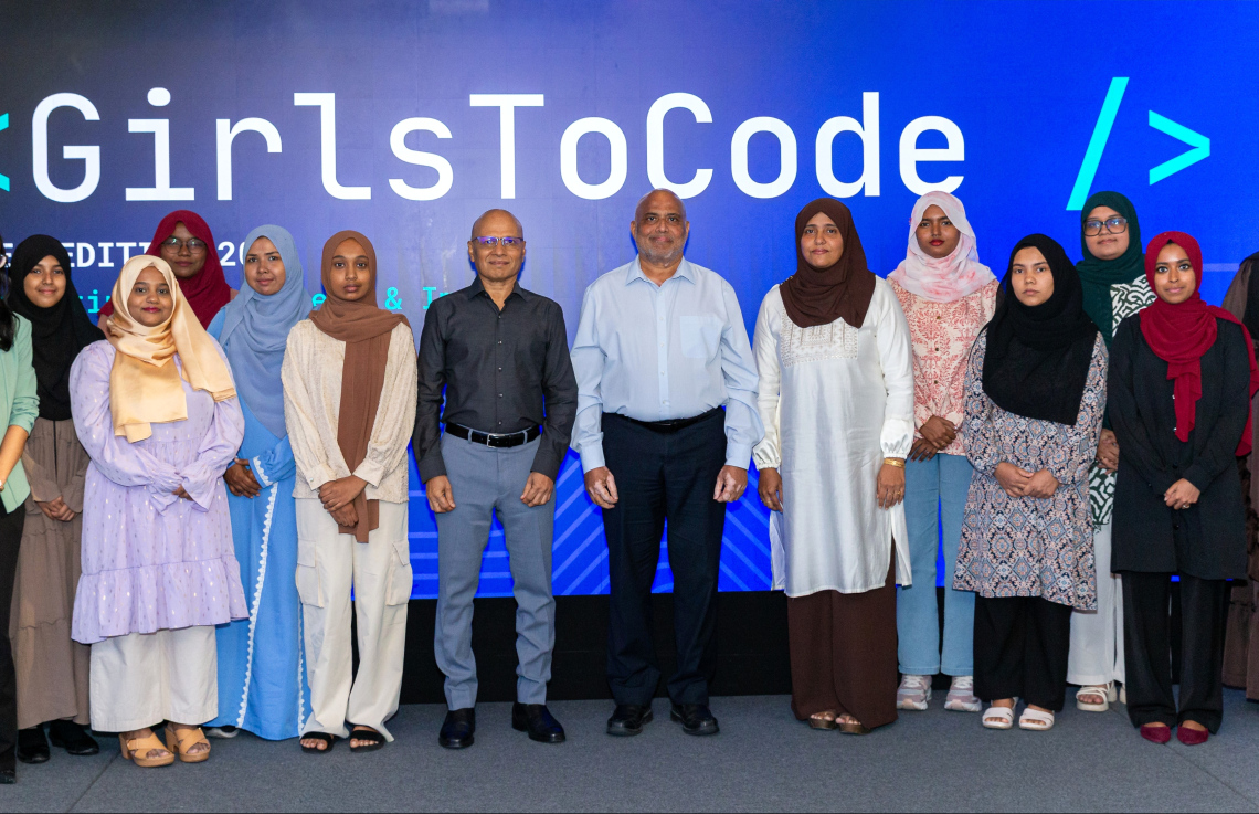 ދިރާގުން އަންހެން ކުދިންނަށް ކޯޑިން ދަސްކޮށްދޭ ޕްރޮގްރާމް ކާމިޔާބުކަމާ އެކު ނިންމާލައިފި