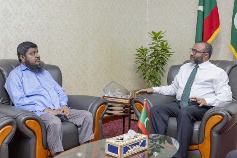 ލޮލުގެ ފެނުން ގެއްލި އާމްދަނީ ނުލިބި ހުރި ޚިދުމަތްތެރި ޝައިޚަށް، އިސްލާމިކް މިނިސްޓްރީން ވަޒީފާއެއް