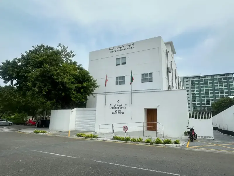 ރުޤްޔާކުރުމުގެ ނަމުގައި އަންހެނަކާއި ކުޑަކުދިންތަކަކަށް ޖިންސީ ގޯނާކުރި 2 މީހަކަށް ބޮޑު ޖަލު ހުކުމެއް