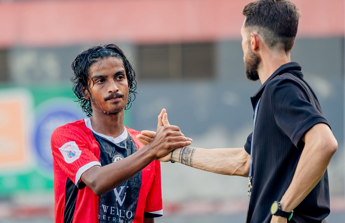 އީގަލްސް އަތުން އޮޑި ވީ ބަލި، މާޒިޔާއާ ފަރަގުކުޑަކުރަން ލިބުނު ފުރުސަތު ގެއްލިއްޖެ