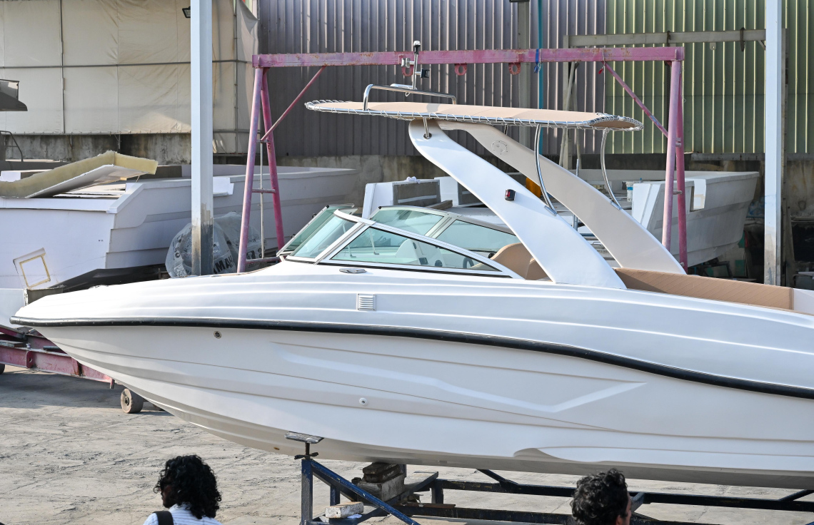 މި ރީތި ސްޕީޑް ބޯޓު ލިބި ނަސީބުވެރިއަކަށް ވެދާނެ