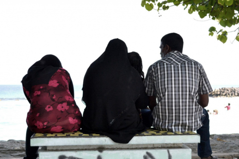 އާއިލީ ނިޒާމު ފުނޑުފުނޑުކޮށްނުލާ ވާނެހަމަ އެއްގޮތެއްވެސް ނެތެވެ.