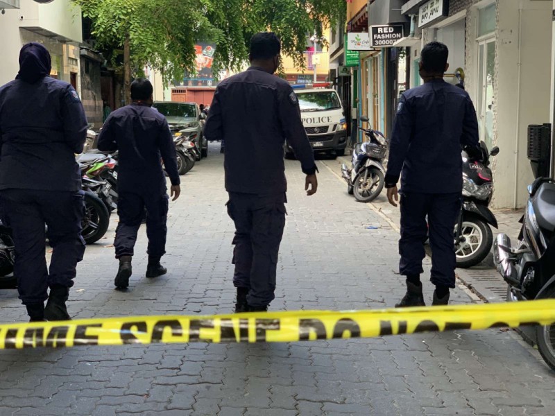 ޖަމާއަތް ހަދައިގެން ތޫނު ހަތިޔާރު ގެންގުޅުމުގެ ތުހުމަތުގައި ޒުވާނެއް ހައްޔަރުކޮށް ބަންދުގެ މުއްދަތު ޖަހައިފި