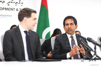 ނ. އަތޮޅުގައި ތަރައްޤީކުރާ ޓައުންޝިޕް މަޝްރޫއުގެ އިންވެސްޓަރުންނާއެކު ސޮއިކޮށްފި