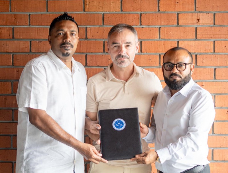 ނިއުގެ ޓެކްނިކަލް ޑިރެކްޓަރަކަށް ސްޕޭނުގެ ތަޖުރިބާކާރެއް