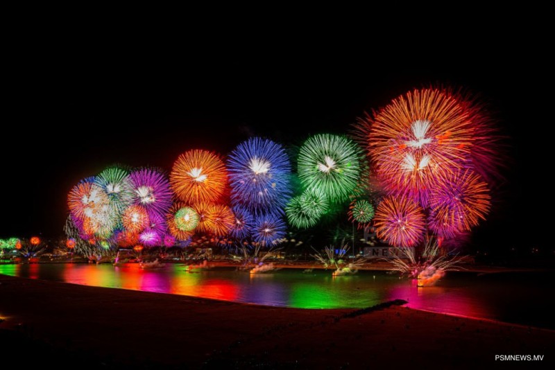 ކުލަގަދަ ޙަރަކާތްތަކާއެކު ދުނިޔޭގެ އެކި ކަންކޮޅުތަކުން އައު އަހަރަށް މަރުޙަބާ ކިޔައިފި