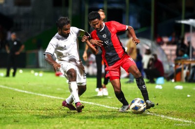 ގްރީން އަތުން އޮޑިއަށް މޮޅެއް