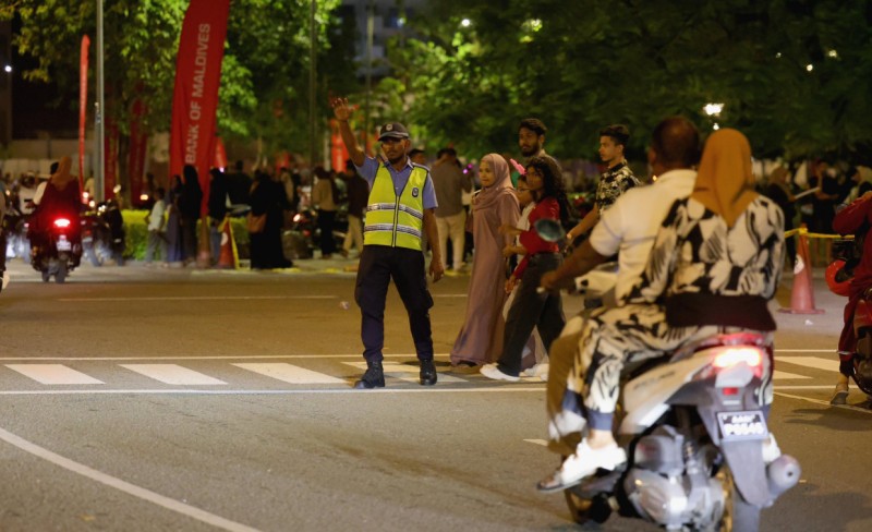 މިދިޔަ މަހު މާލެ މަގުމަތިން ހުއްޓުވައި ސުވާލުކުރި 5،701 މީހުންގެ ތެރެއިން 5،023 މީހުންނަކީ ކުށުގެ ރެކޯޑު އޮތް މީހުން