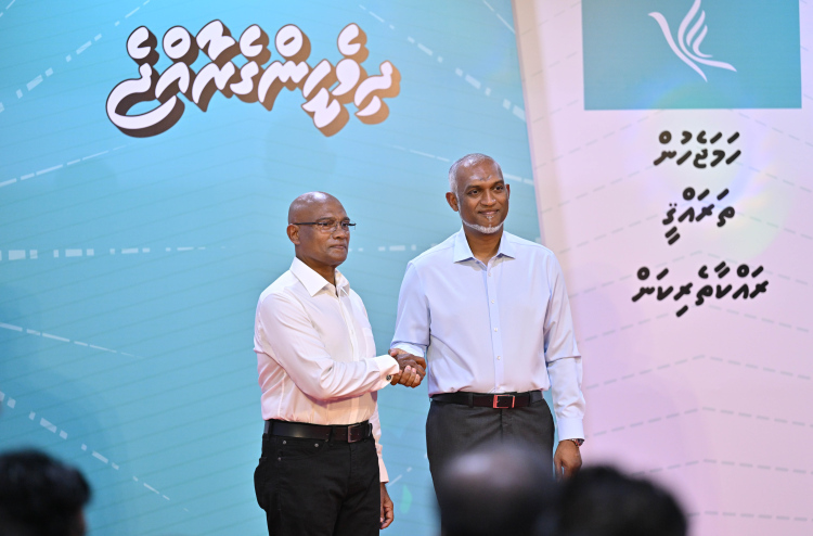 އަޅުގަނޑަށް ފުރިހަމައަށް އެއްބާރުލުން ދޭނެ ކައުންސިލަރުން ބޭނުންވޭ: ރައީސް