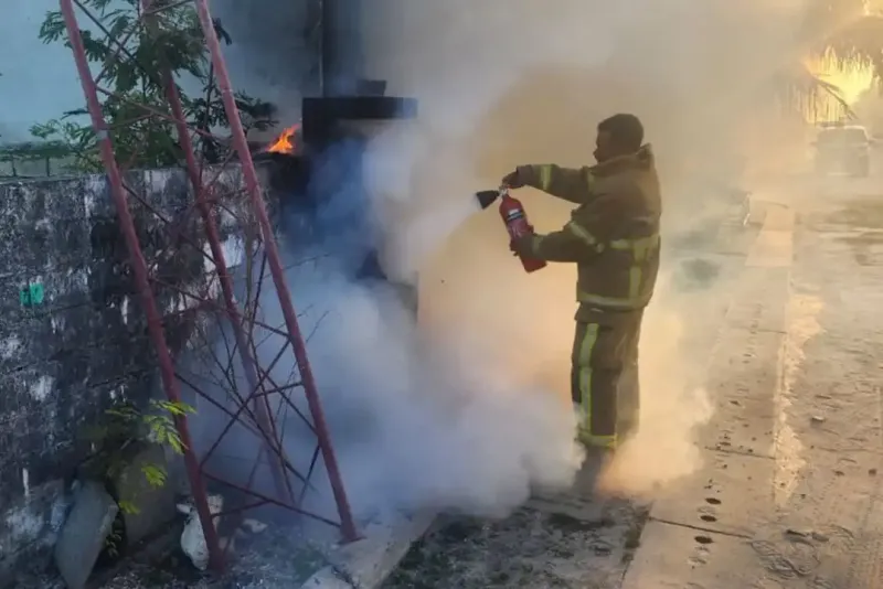 އައްޑޫ ސިޓީ އިކުއެޓޯރިއަލް ހޮސްޕިޓަލް ކައިރީގައި ހުރި ކަރަންޓް ބޯޑެއްގައި ރޯވި އަލިފާންގަނޑު ނިއްވާލައިފި