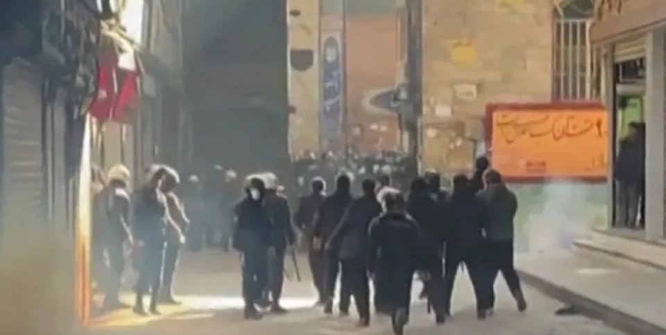 ޓްރަމްޕްގެ އިތުރު އިންޒާރުތަކާއެކު އިރާނު ދިފާއުކުރާނެކަމަށް އަސްކަރިއްޔާއިން ބުނެފި