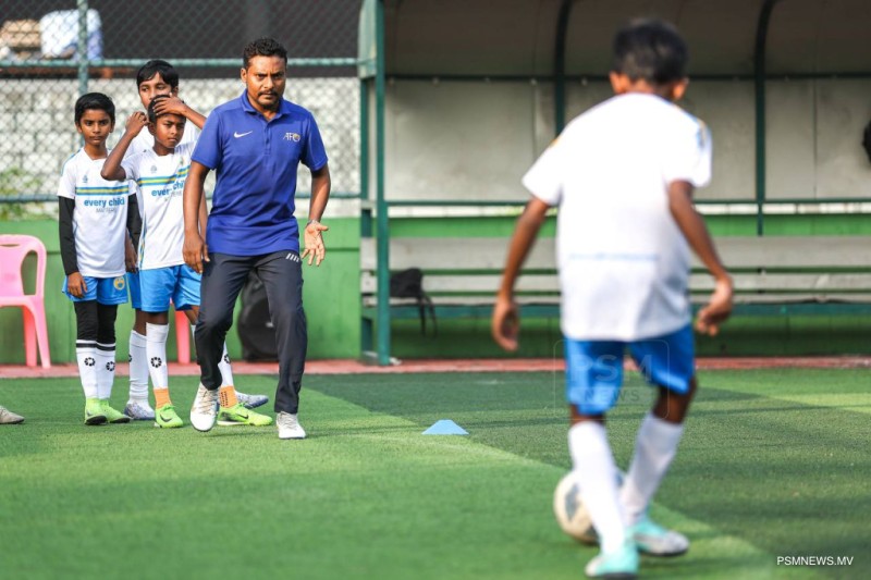 ވެލެންސިއާގެ ސޮކާ ކޭމްޕުން ހުނަރާއި އުފާވެރިކަން