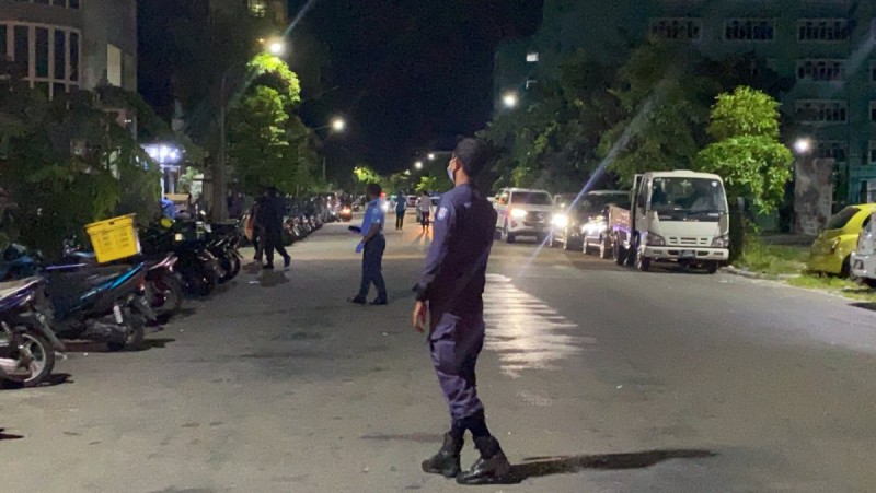 ބަނގުރާ މައްސަލައެއްގައި ފުލުހުން ސަފާރީ އަކަށް އެރުން: ދިވެހި ކައްޕިއާ އެއްވެސް ސުވާލެއް ނުކުރޭ، ހައްޔަރުކުރި ލަންކާގެ ދެ މުވައްޒަފުން ކޯޓުން ދޫކޮށްލައިފި