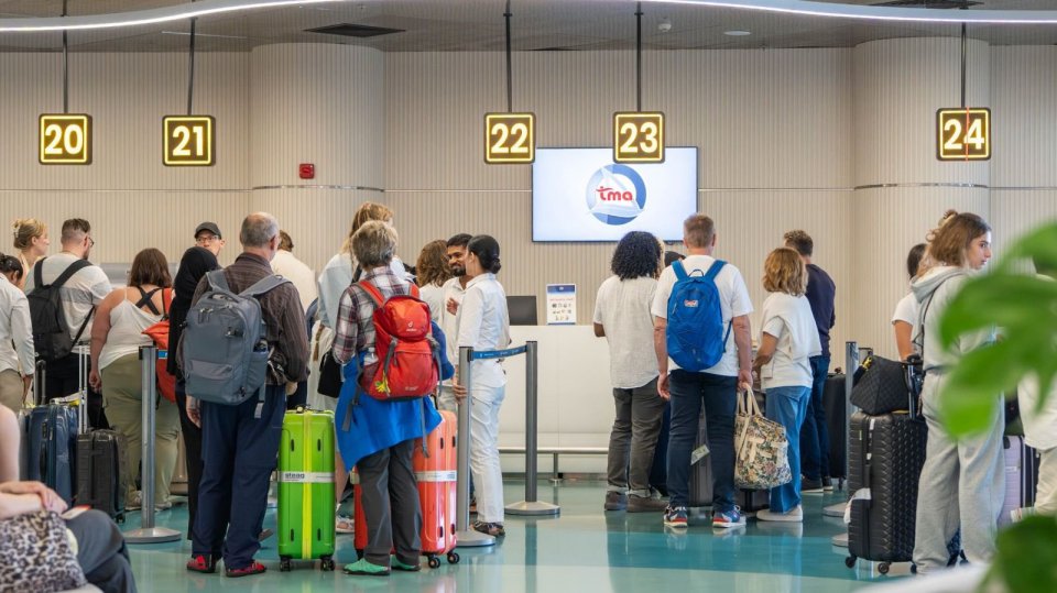 ވީއައިއޭ އައު ޓާމިނަލުގެ ސީޕްލޭން ޗެކިން އޭރިއާ ބޭނުންކުރަން ފަށައިފި