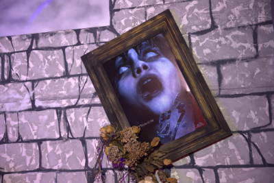 ޕަރީ ޗެޕްޓާ އެކަކުން ބިރުން ހީބިހި ނަގައިފި، ކެތްމަދުކުރުވީ، ޗެޕްޓާ ދެއަކަށް!