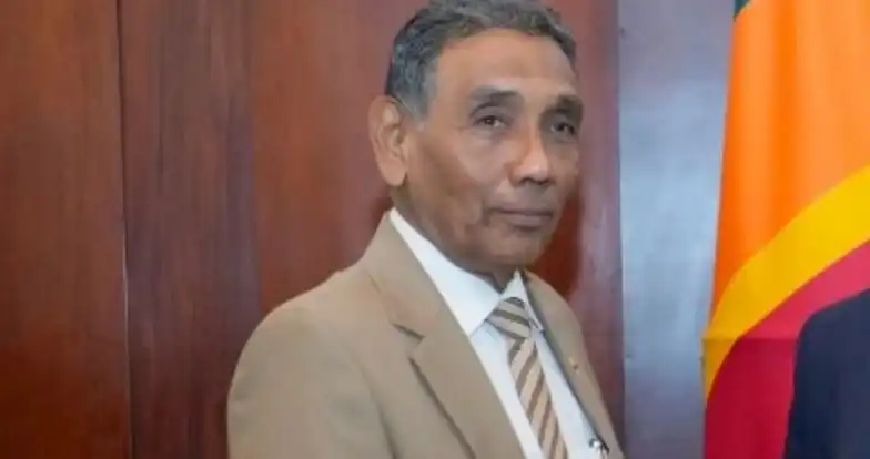 ލަންކާ އިން ރާއްޖެ އާއި މެދު "ދޮން މަންމަ" އަކަށް ކަންކުރާ ގޮތަށް އަމަލު ކުރާ ކަމަށް ރާއްޖެ އިން ލަންކާ އަށް ކަނޑައަޅާފައިވާ ސަފީރު ސިފަކުރުމުން އާއްމުންގެ ފާޑުކިޔުން އަމާޒުވެއްޖެ!