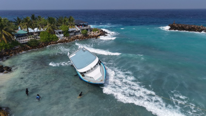 ފުވައްމުލައް ނެރުމަތީ އޮއިބާރުވެ، ޑައިވިން ދޯންޏެއް އުރިއްޖެ