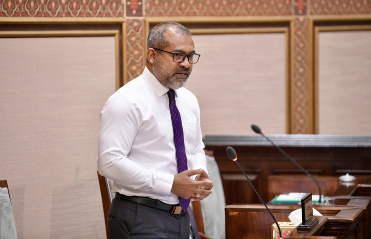 ލަންކާގެ އިމިގްރޭޝަަނަށް މަސްއޫދު ފާޑުކިޔުމުން މިނިސްޓަރާ ސުވާލުކުރަނީ