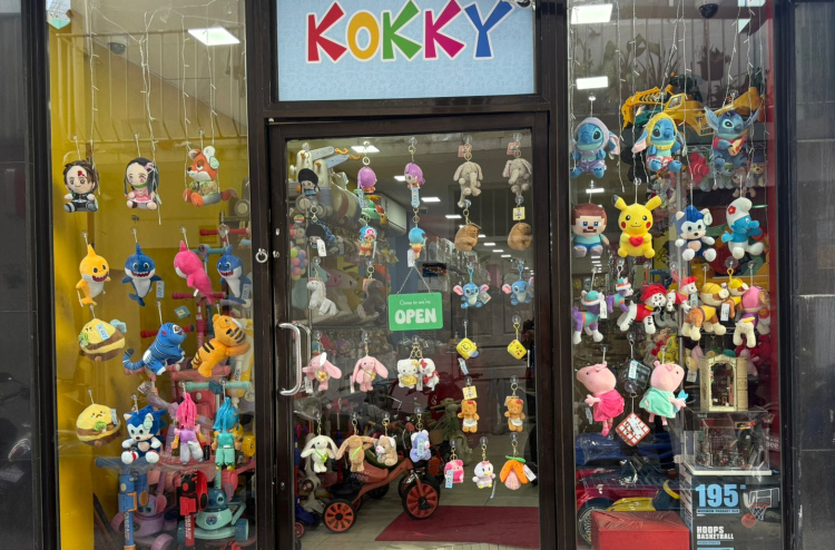 ކޮކީގެ އާ ފިހާރައެއް ހުޅުވަނީ؛ ހިލޭ އައިސްކްރީމާއި އަގުހުރި އިނާމުތައް ލިބޭނެ