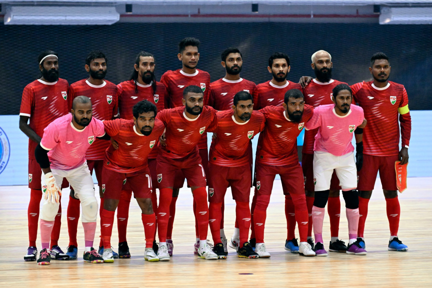 ޕާކިސްތާނު ބަލިކޮށް ރާއްޖެއިން މުބާރާތް ފެށީ ގަދަކޮށް