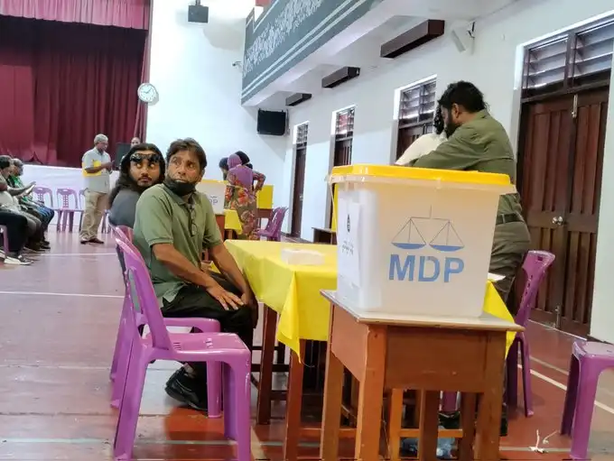 ލޯކަލް ކައުންސިލް އަދި ޑަބްލިއުޑީސީގެ އެމްޑީޕީ ޕްރައިމަރީގެ ވޯޓުލުން މިއަދު 2:30ން 08:00ށް ކުރިއަށް ދާނެ