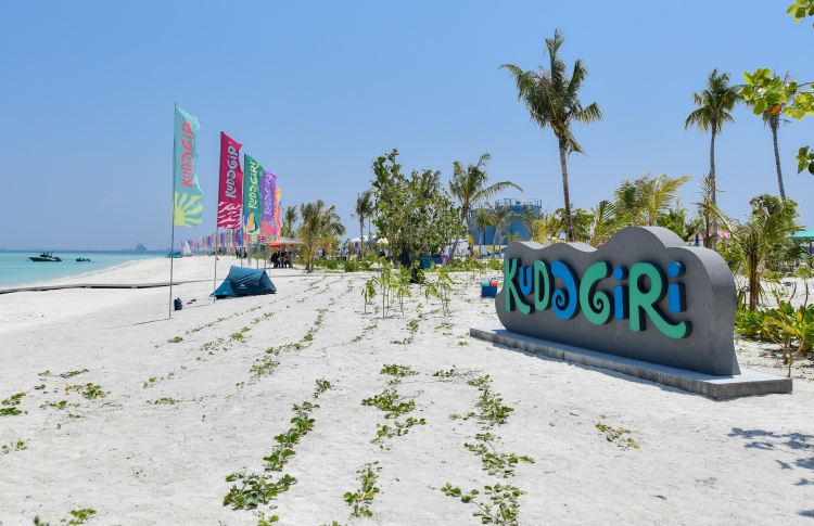 ކޮންމެ އަތޮޅެއްގައި ދަތުރުދާ ރަށެއް ހަދަން ކޮންސަލްޓަންސީ ދޭނެ ބަޔަކު ހޯދަނީ