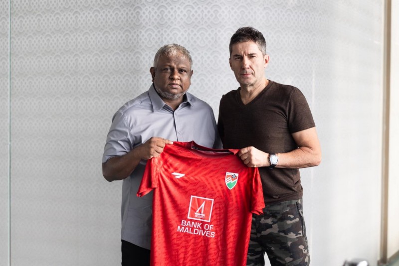 ގައުމީ ޓީމުގެ ހެޑު ކޯޗުކަމާ ހަވާލުވުމަށް އުރުބާނީ ރާއްޖެއަށް