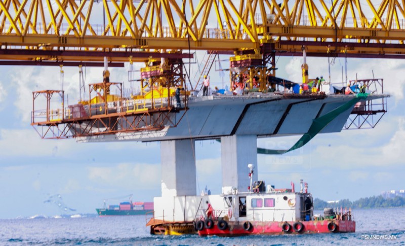 ވިލިމާލެއާއި ބުރިޖު ގުޅާލާ ނިމޭނެކަމަށް ލަފާކުރެވެނީ މިއަހަރުގެ ނިޔަލަށް: ވަޒީރު ޑރ. މުއްޠަލިބް