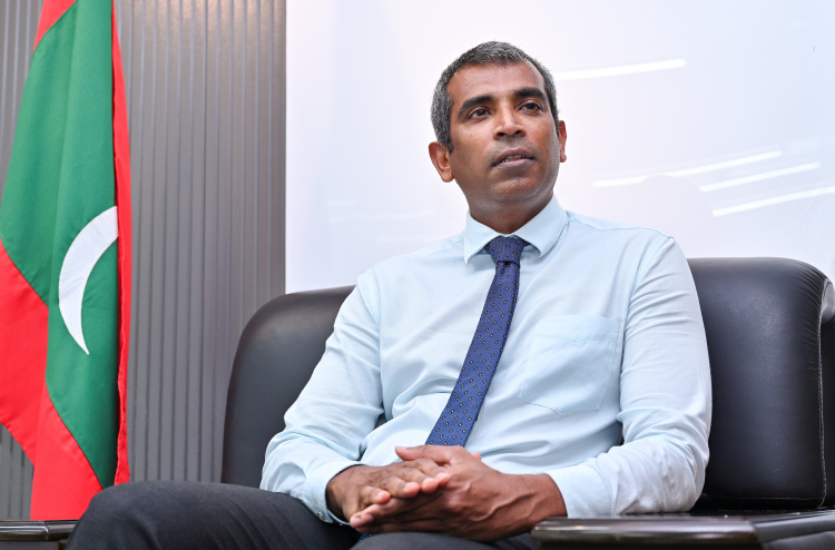 ހދ. އަތޮޅު ކައުންސިލްގެ ދަތުރުތަކުން ނަތީޖާއެއް ނުފެނޭ، މުވައްޒަފުންނަށް ގަވާއިދާ ހިލާފަށް 172،000ރ. ދިން!