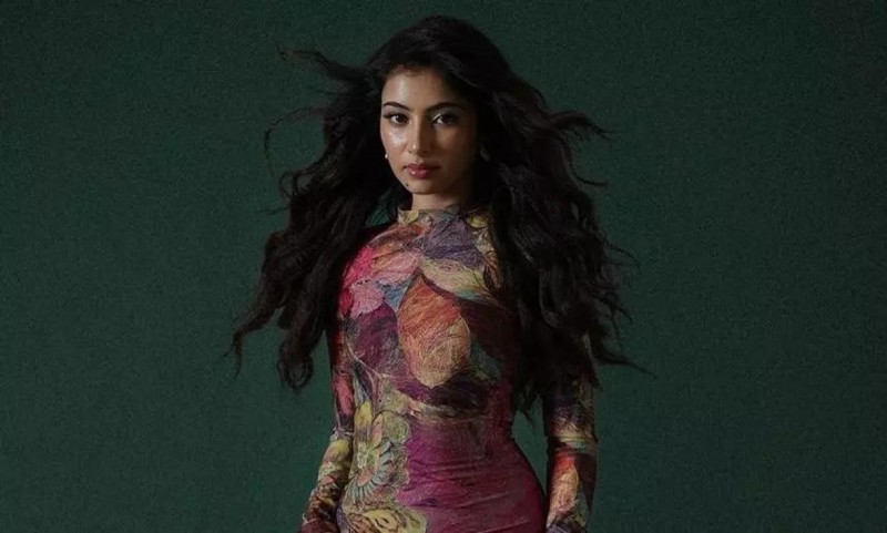 ފިލްމީ ދާއިރާއާ ގުޅުމުގެ ކުރިން ބޭނުންވީ އެކްޓިން ސްކޫލަކަށް ކިޔަވަން ދާން: ސާރާ