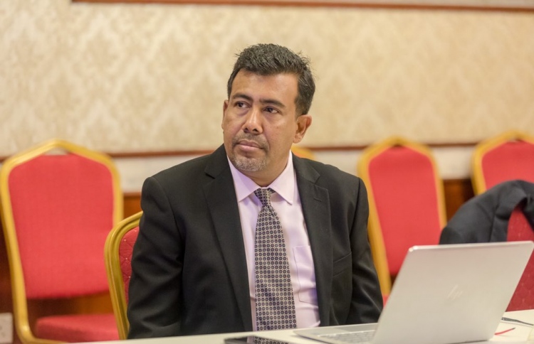 ޕީސީއާރް ޓެސްޓިންގެ ހިދުމަތްދީ، ޓެކުހަށް މަކަރު ހެދި ކަމަށް ތުހުމަތުކޮށް ދެ ޑޮކްޓަރަކަށް ދައުވާކުރަން ފޮނުވައިފި