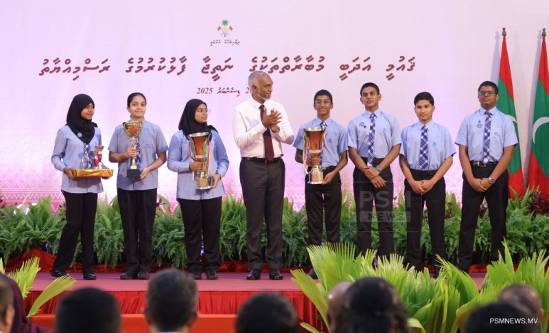 މި 2 އަހަރުގެ ތެރޭގައި ދަރިވަރުންގެ ލޯނަށް 1 ބިލިޔަނަށްވުރެ ގިނަ ރުފިޔާ