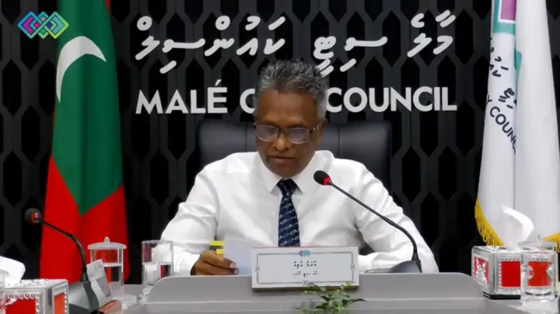 މާލެތެރެއަށް ބުޅަލުގެ ނަޖިސް އެޅެން ދޫކުރާނެ އުޒުރެއް ނުދެއްކޭނެ، ނުވަންޏާ ހަވާލުކުރޭ: މޭޔަރު އާދަމް އާޒިމް
