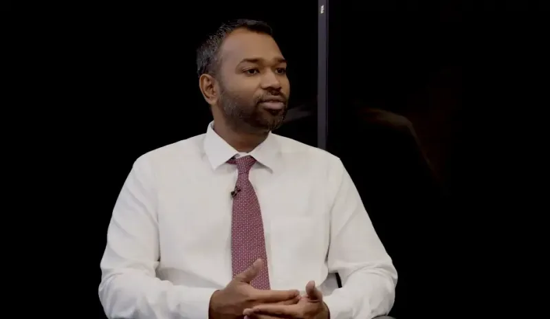 ރައީސް މުއިއްޒުގެ ''ޕަރސަނަލިޓީ'' އެއްކޮށް ވަނީ ސްޕްލިޓްވެފައި، އެއްވެސް އިހުލާސްތެރިކަމެއް ނުފެނޭ: މެންބަރު މީކާއީލް