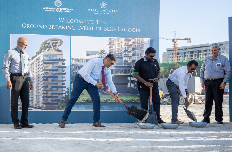 ލަގްޒަރީ އެޕާޓްމަންޓް ކޮމްޕްލެކްސް، "ބްލޫ ލެގޫން"ގެ ބިންގާ އަޅައިފި